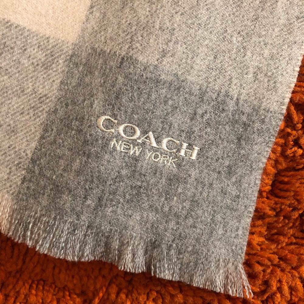 Coach Wool & Cashmere scarf (Gray Chalk) - Picture 2 of 3